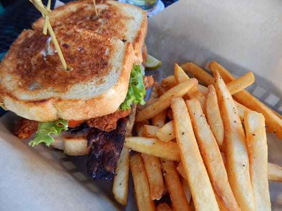 Pearl Street Pub and Cellar — Bars