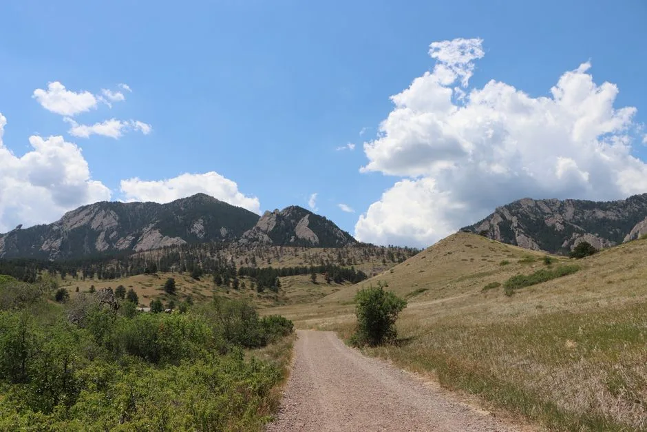 Front Range foothills and open trail near Boulder, Colorado