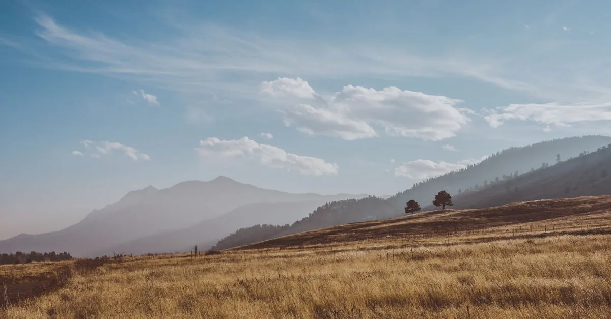 Open grassland and Front Range foothills near Boulder, Colorado