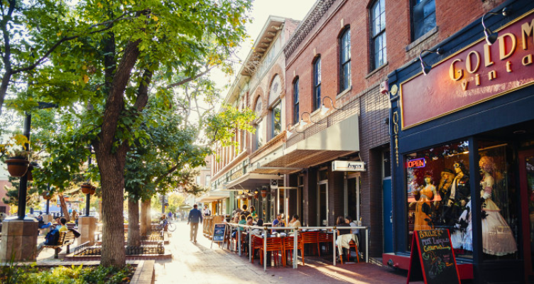 Best Photography Spots in Boulder |Pearl St mall